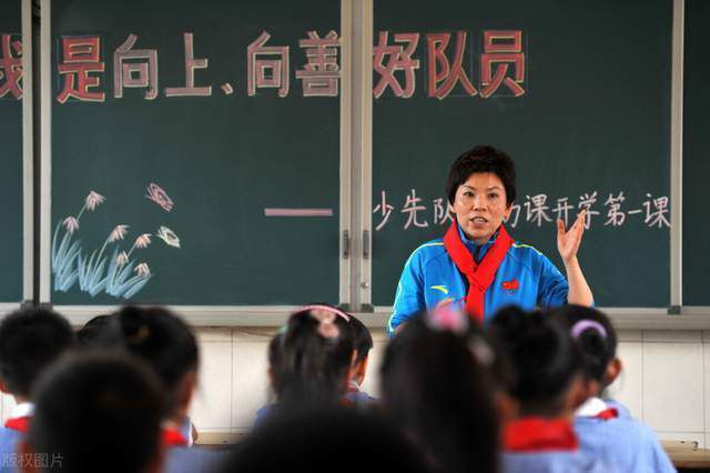 为什么短短十多天时间内，会有超1万人向郑佩佩发起特约呢？这要从她主演的《让爱活下去》这部电影说起